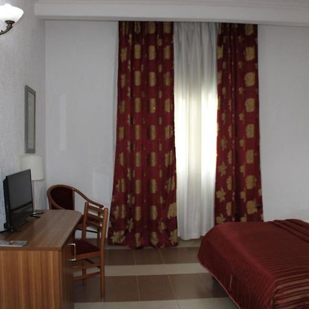 Hotel Franco Yaounde Bagian luar foto
