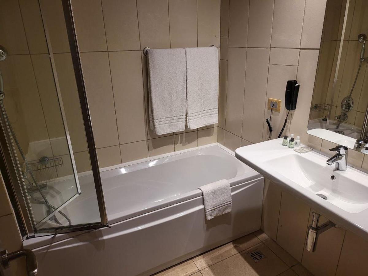 Hotel Franco Yaounde Bagian luar foto