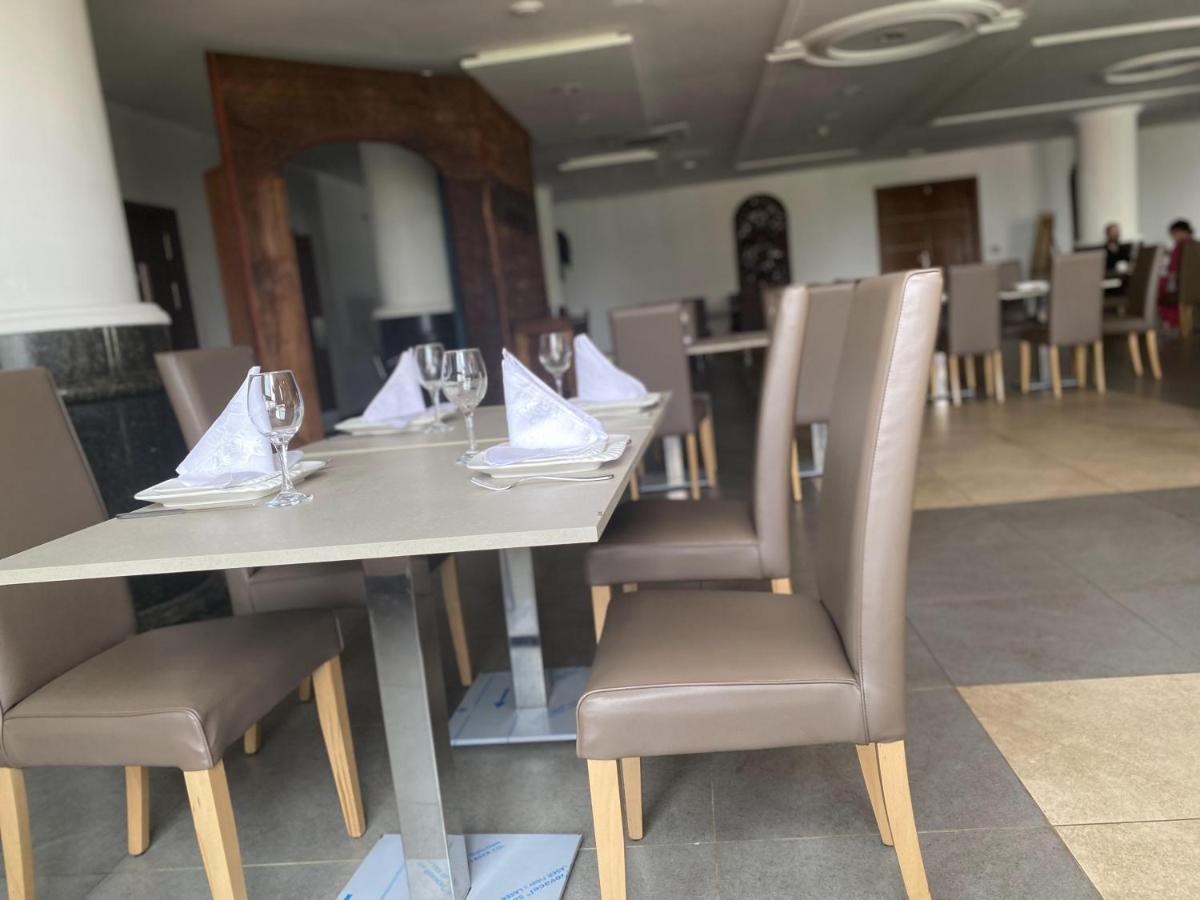 Hotel Franco Yaounde Bagian luar foto