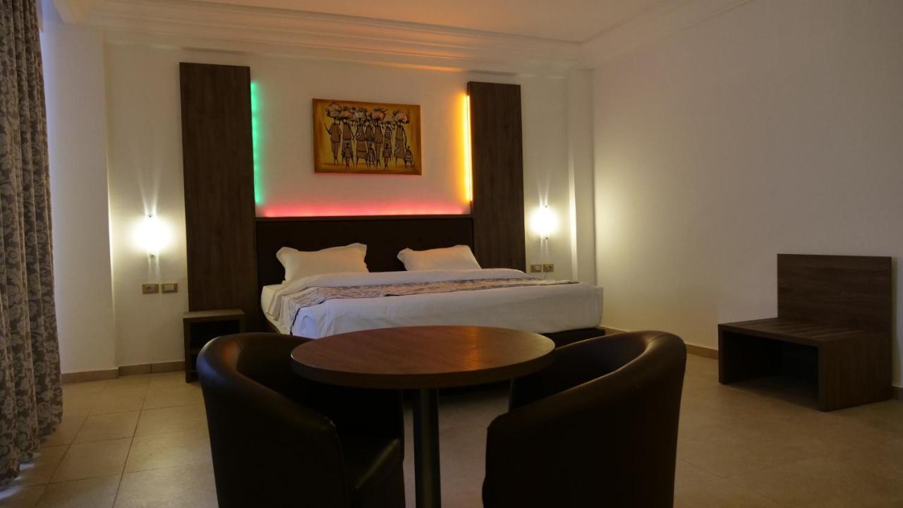 Hotel Franco Yaounde Bagian luar foto