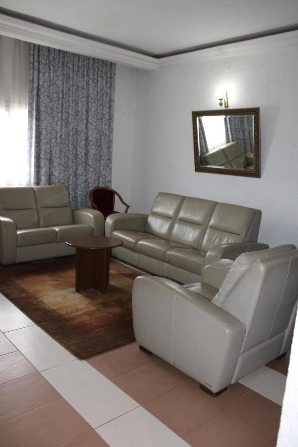 Hotel Franco Yaounde Bagian luar foto