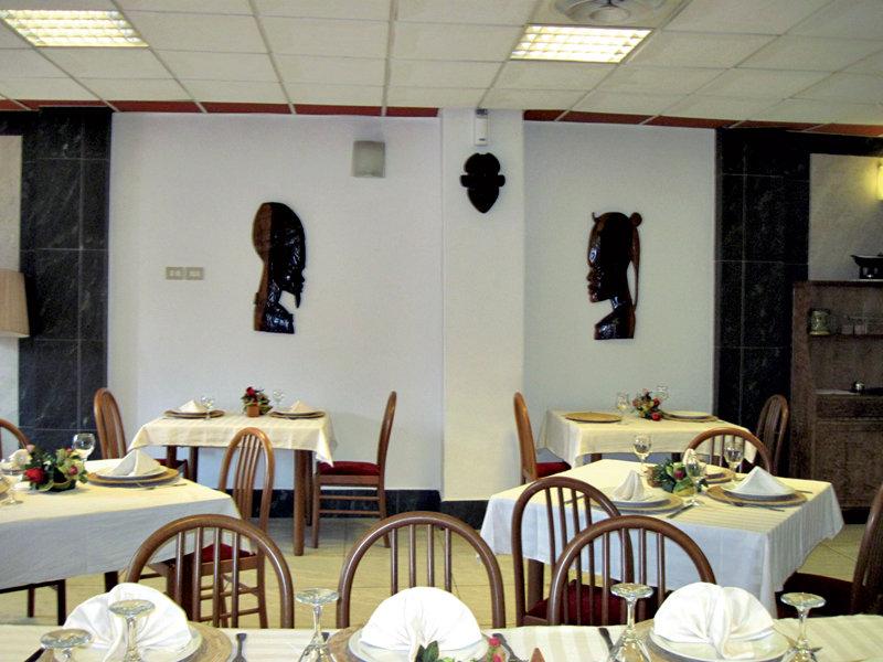Hotel Franco Yaounde Restoran foto