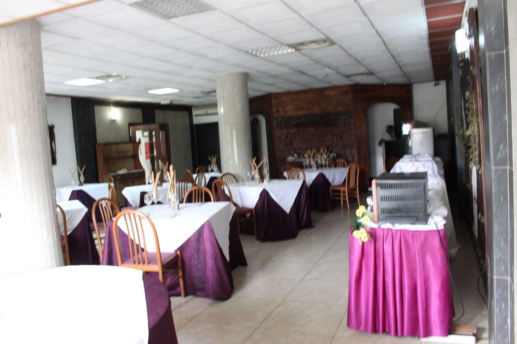 Hotel Franco Yaounde Bagian luar foto