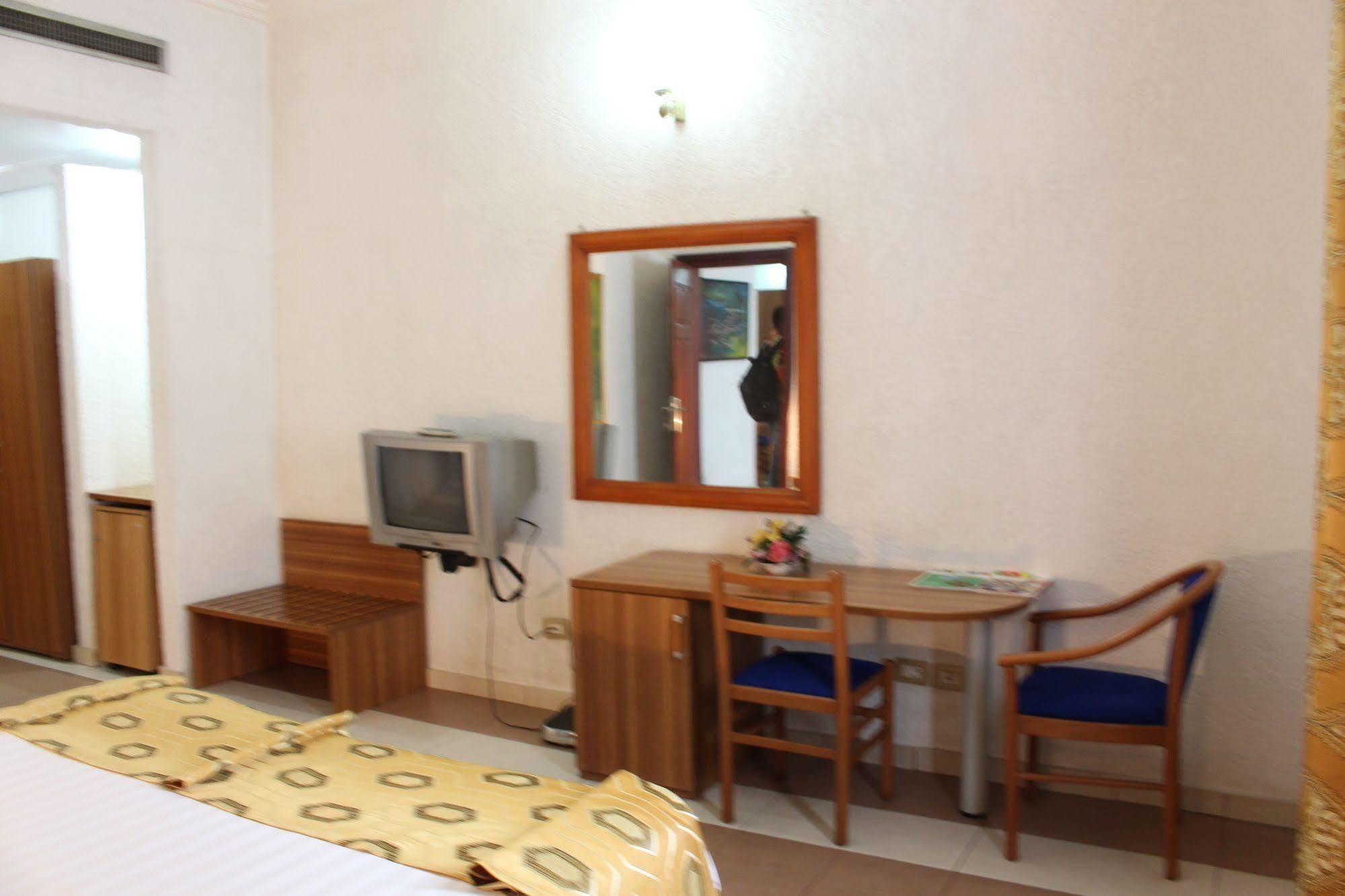 Hotel Franco Yaounde Bagian luar foto