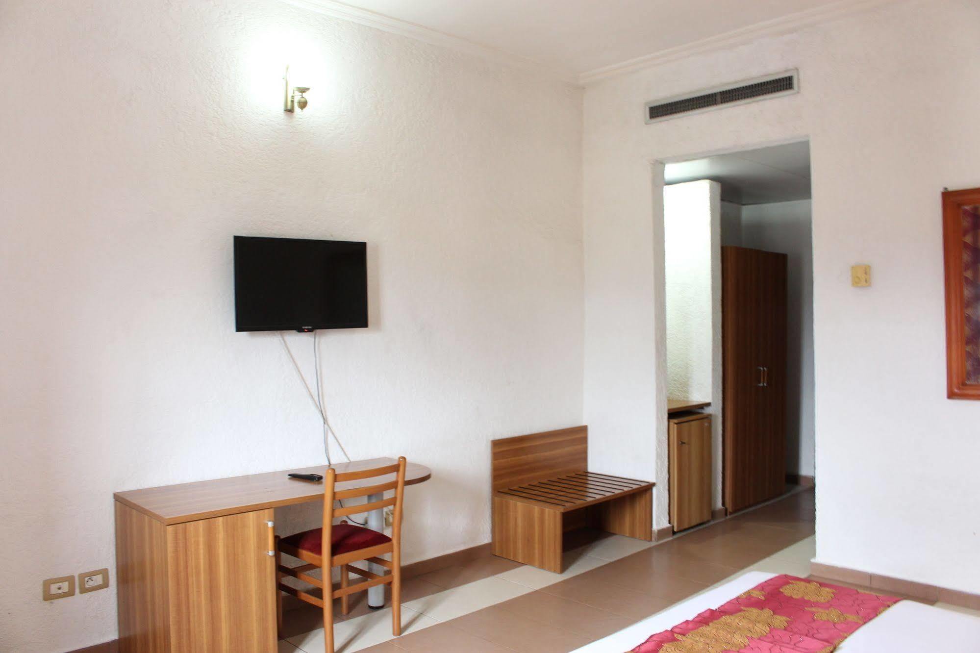 Hotel Franco Yaounde Bagian luar foto